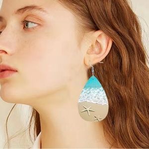 Teardrop earrings